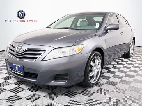 Used 2011 Toyota Camry LE w/ LE Extra-Value Pkg FWD image 1