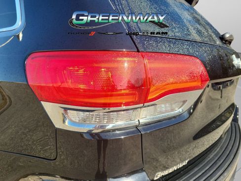 Used 2019 Jeep Grand Cherokee Laredo w/ Laredo X Package image 5