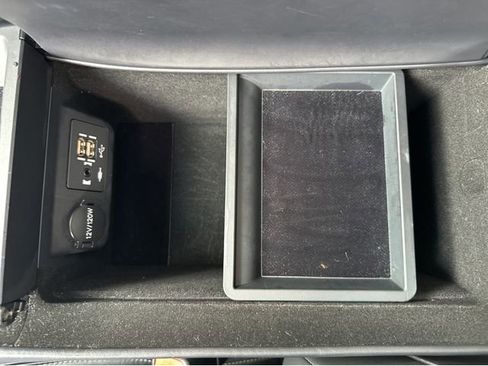 Used 2022 Lexus LS 500 w/ Cold Weather Package (CK) RWD image 32