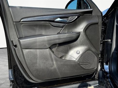 Used 2023 Buick Envision Essence image 23