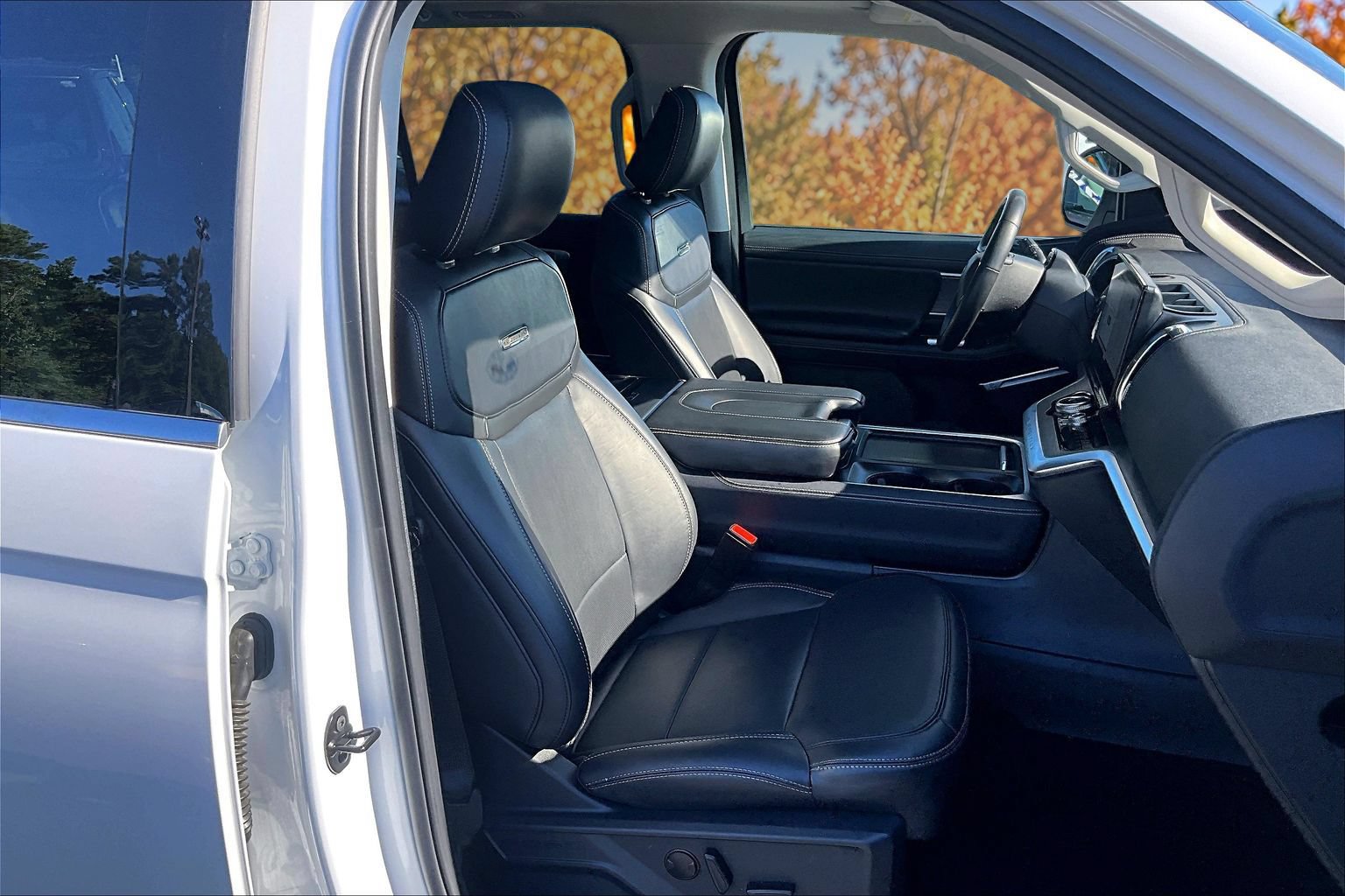 Certified 2025 Ford Expedition Max Platinum AWD/4WD image 7