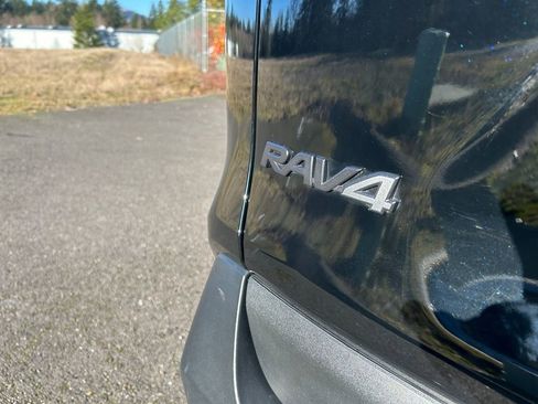 Used 2022 Toyota RAV4 TRD Off-Road image 33