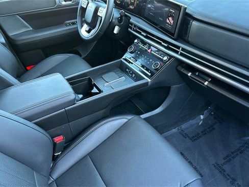 Certified 2025 Hyundai Santa Fe SEL image 18