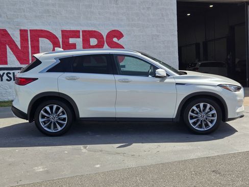 Used 2022 INFINITI QX50 Essential image 8