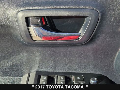 Used 2017 Toyota Tacoma TRD Off-Road image 14