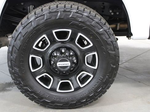 Used 2025 Ford F250 Platinum AWD/4WD image 17