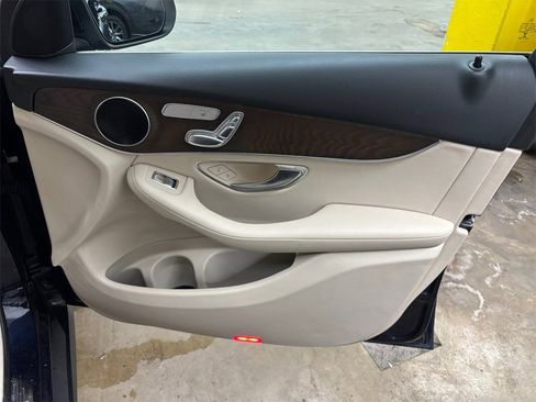 Used 2019 Mercedes-Benz GLC 300 GLC 300 image 18