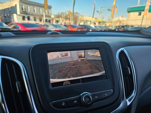 Used 2022 Chevrolet Equinox LT AWD/4WD image 25