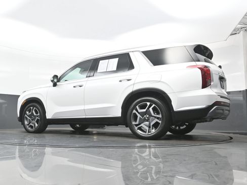 Used 2023 Hyundai Palisade Limited AWD/4WD image 32