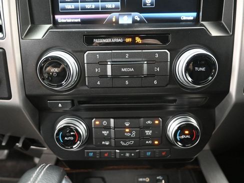 Used 2015 Ford F150 Platinum w/ Trailer Tow Package image 9