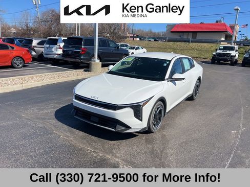 Certified 2025 Kia K4 EX image 3