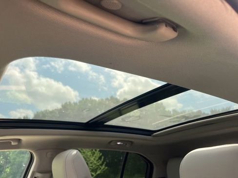Certified 2023 Cadillac XT4 Premium Luxury FWD image 28