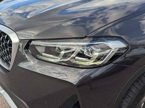 Certified 2025 BMW X4 xDrive30i image 9