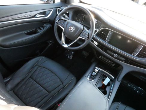 Used 2023 Buick Enclave Avenir w/ Avenir Technology Package image 9