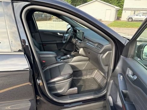 Used 2024 Ford Escape ST-Line w/ Tech Pack #1 AWD/4WD image 6