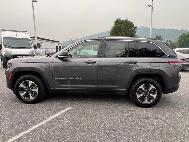 Used 2022 Jeep Grand Cherokee Limited 4xe AWD/4WD image 4