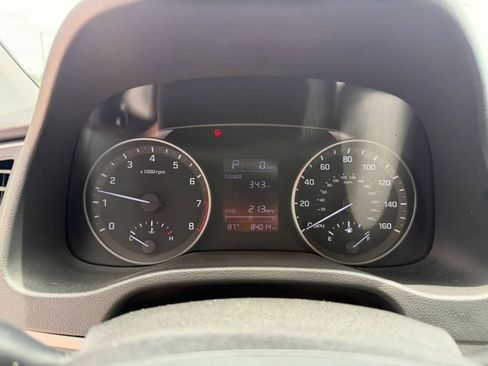 Used 2018 Hyundai Elantra SE FWD image 19