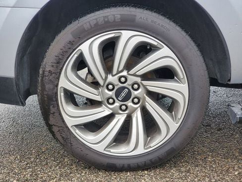 Used 2023 Lincoln Navigator Reserve AWD/4WD image 5