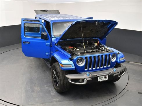 Used 2023 Jeep Wrangler Unlimited Sahara image 25