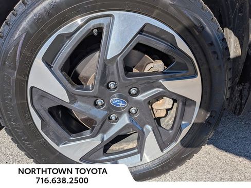 Used 2024 Subaru Crosstrek 2.5i Limited AWD/4WD image 40
