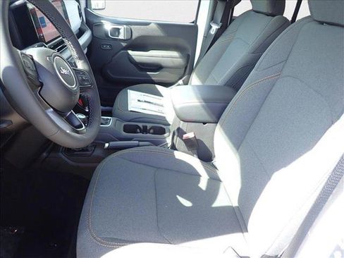 New 2025 Jeep Gladiator Willys image 10