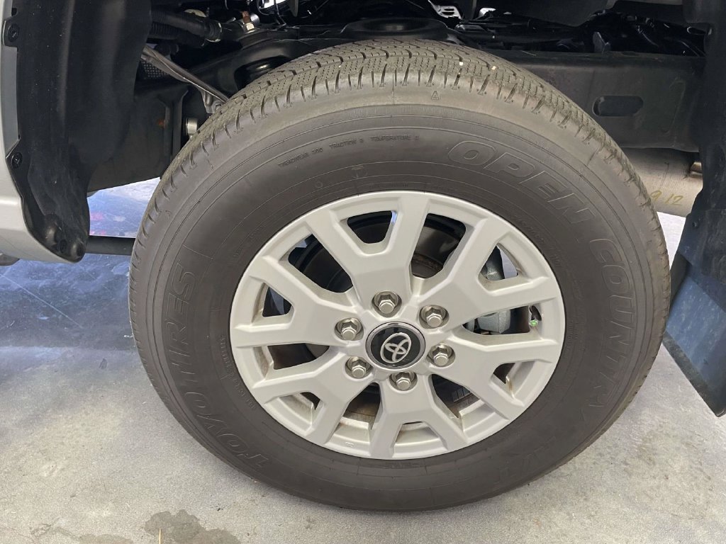Used 2025 Toyota Tacoma SR5 RWD image 7