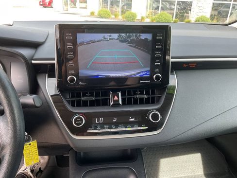 Used 2021 Toyota Corolla LE FWD image 30
