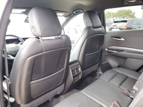Used 2025 Cadillac XT4 Premium Luxury image 9