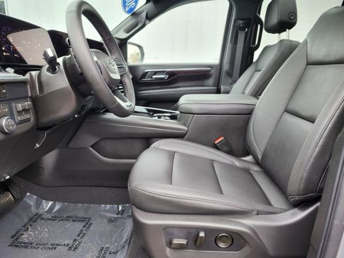 Used 2026 Chevrolet Tahoe Z71 w/ Comfort Package AWD/4WD image 18