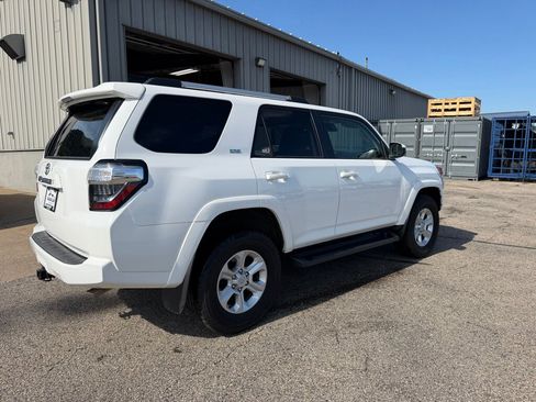 Used 2022 Toyota 4Runner SR5 AWD/4WD image 4