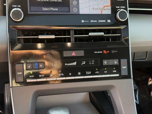 Used 2019 Toyota Avalon Limited w/ Advanced Safety Package FWD image 22