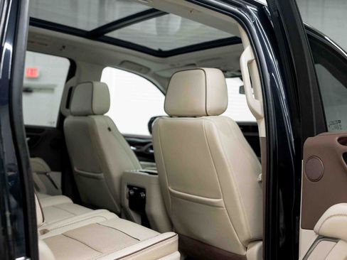 Used 2023 GMC Yukon XL Denali AWD/4WD image 83