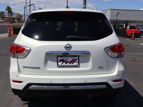 Used 2013 Nissan Pathfinder SL w/ Trailer Tow Pkg FWD image 6