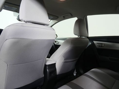 Used 2018 Toyota Corolla LE image 17