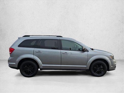 Used 2019 Dodge Journey SE w/ Blacktop Package image 4