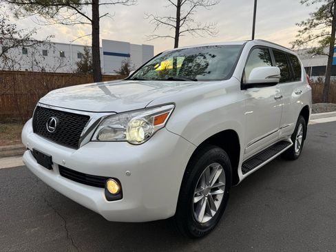 Used 2012 Lexus GX 460 4WD 4dr w/ Comfort Plus Pkg image 2