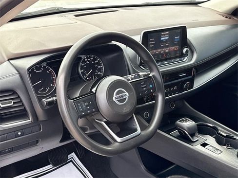 Used 2021 Nissan Rogue SV image 19