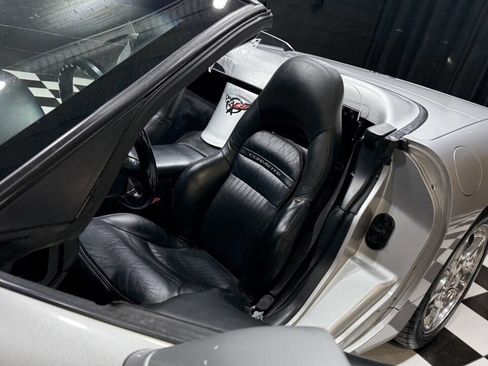 Used 2002 Chevrolet Corvette Convertible w/ Preferred Equipment Group2 image 33