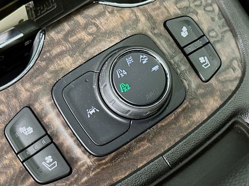 Used 2021 GMC Acadia Denali w/ Denali Ultimate Package image 22