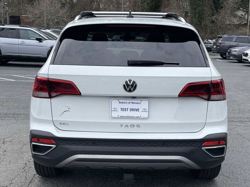 Used 2022 Volkswagen Taos SEL image 3