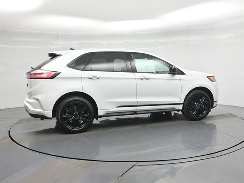 Certified 2023 Ford Edge SE w/ Black Appearance Package image 27