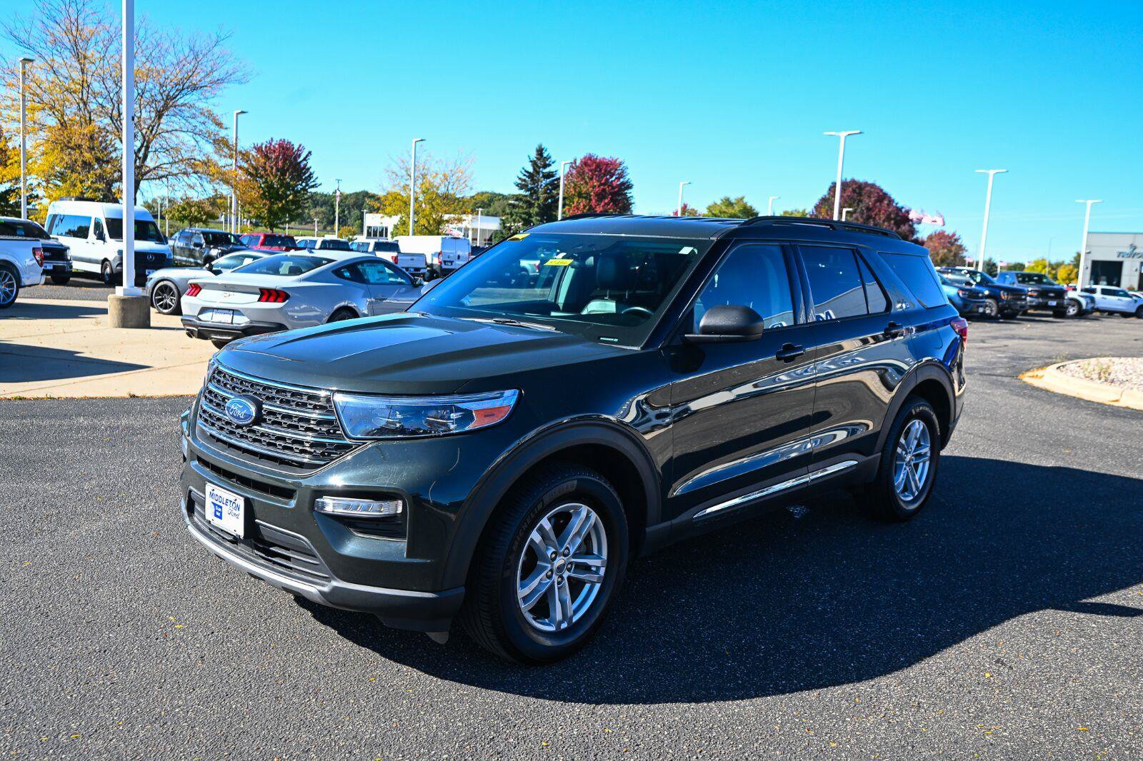 Used 2022 Ford Explorer XLT w/ Equipment Group 202A AWD/4WD image 9