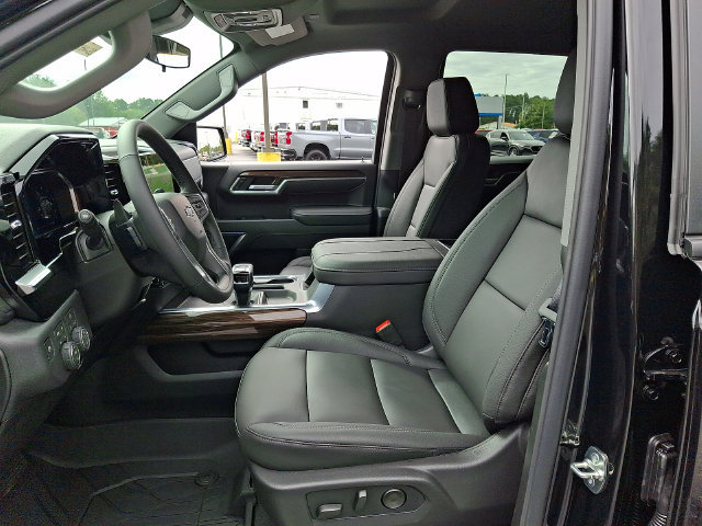New 2026 Chevrolet Silverado 1500 RST w/ Redline Edition AWD/4WD image 10