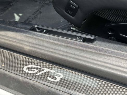 Used 2018 Porsche 911 GT3 RWD image 31