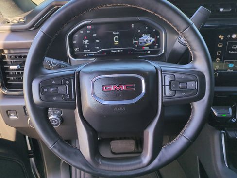 Used 2025 GMC Sierra 2500 AT4 w/ Technology Package image 9