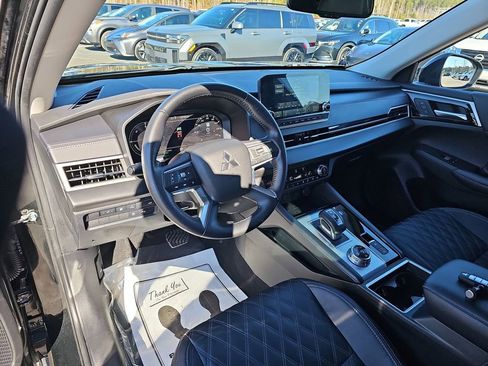 Used 2023 Mitsubishi Outlander SEL image 21