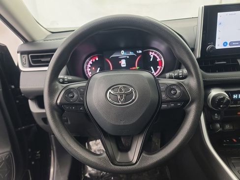 Used 2025 Toyota RAV4 XLE image 31
