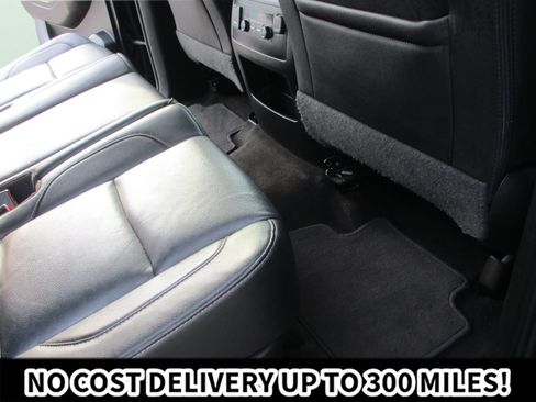 Used 2018 Chevrolet Suburban LT AWD/4WD image 22