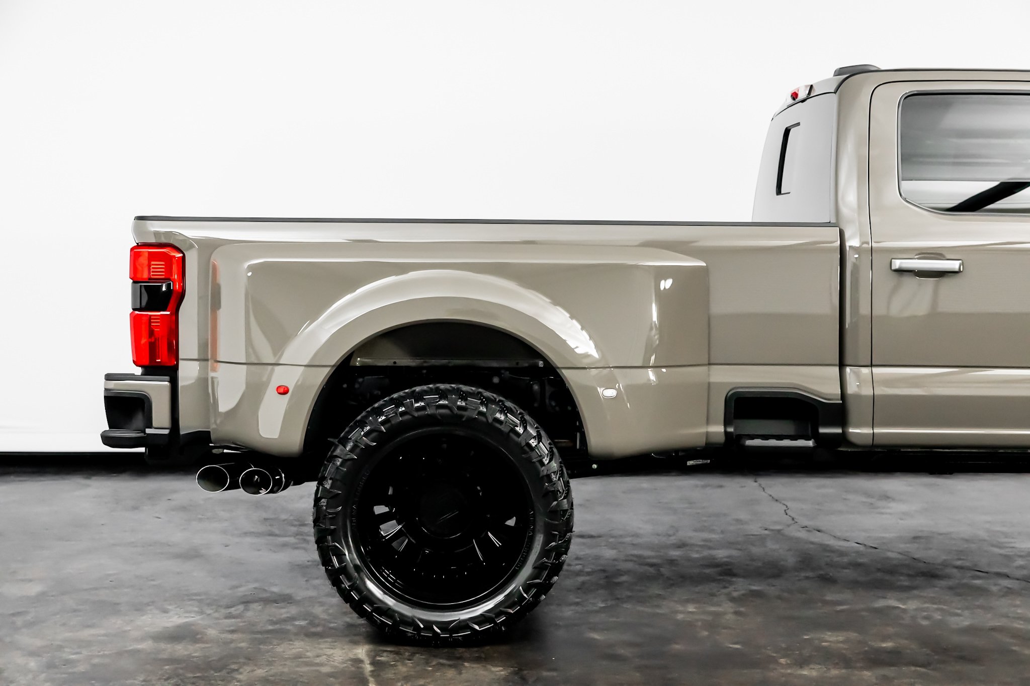Used 2026 Ford F450 Platinum w/ Platinum Plus Package AWD/4WD image 25