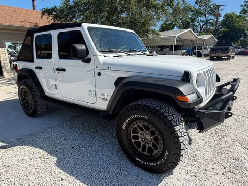 Used 2018 Jeep Wrangler Unlimited Sport AWD/4WD image 2
